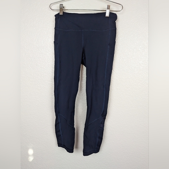 Lululemon Pace Rival crop Navy full on luxtreme size 4 - Picture 1 of 3